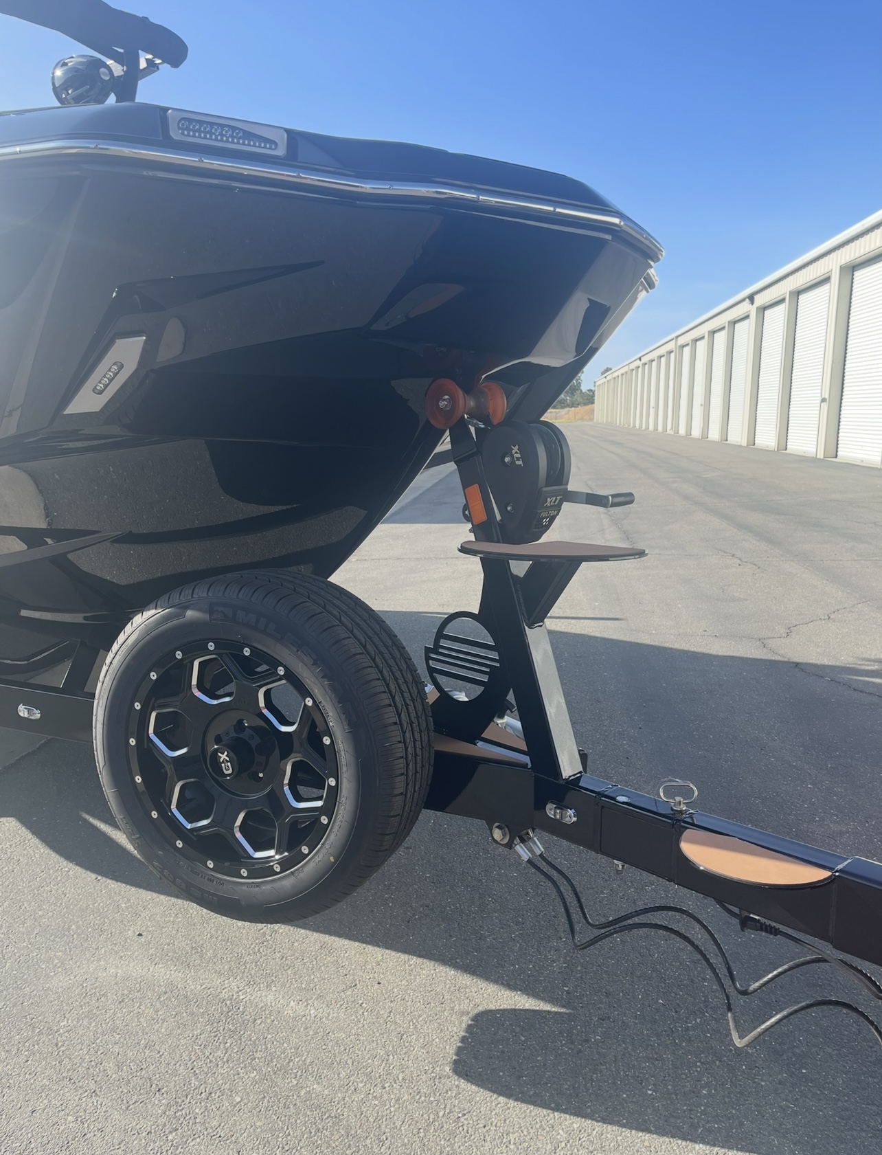2021 Malibu M220 Icon